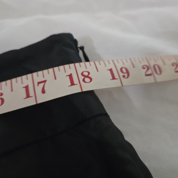 💝 2/$15 or 3/$20  Worthington Black Pleated Tafetta Skirt - Picture 5 of 8